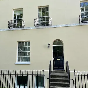 Beautiful Georgian Duplex Apartment Gloucester